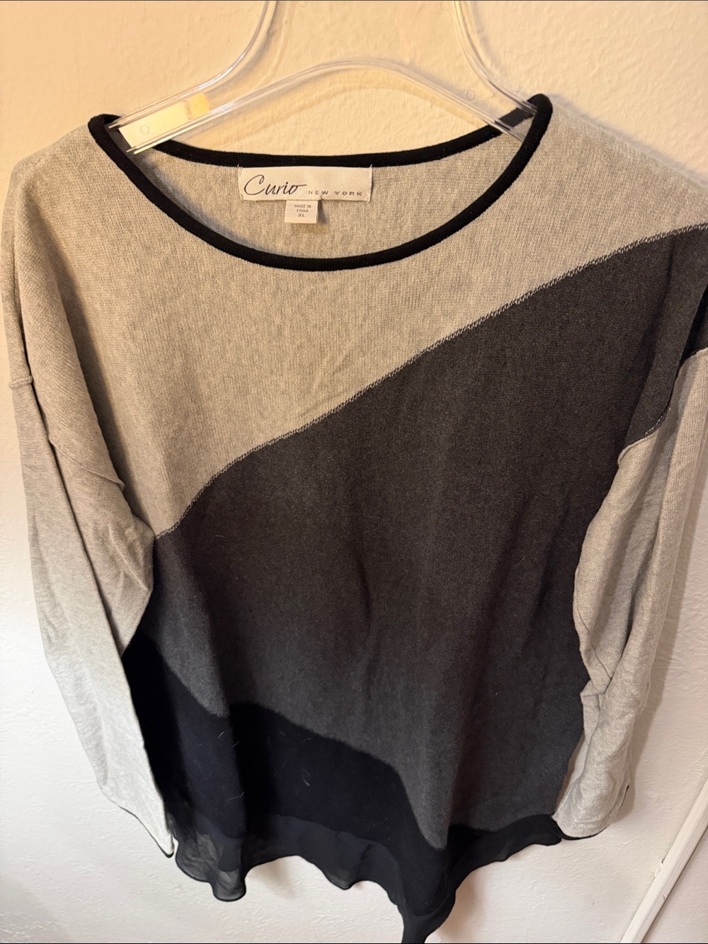 Curio New York Gray & Black Diagonal Colorblock Crewneck Sweater